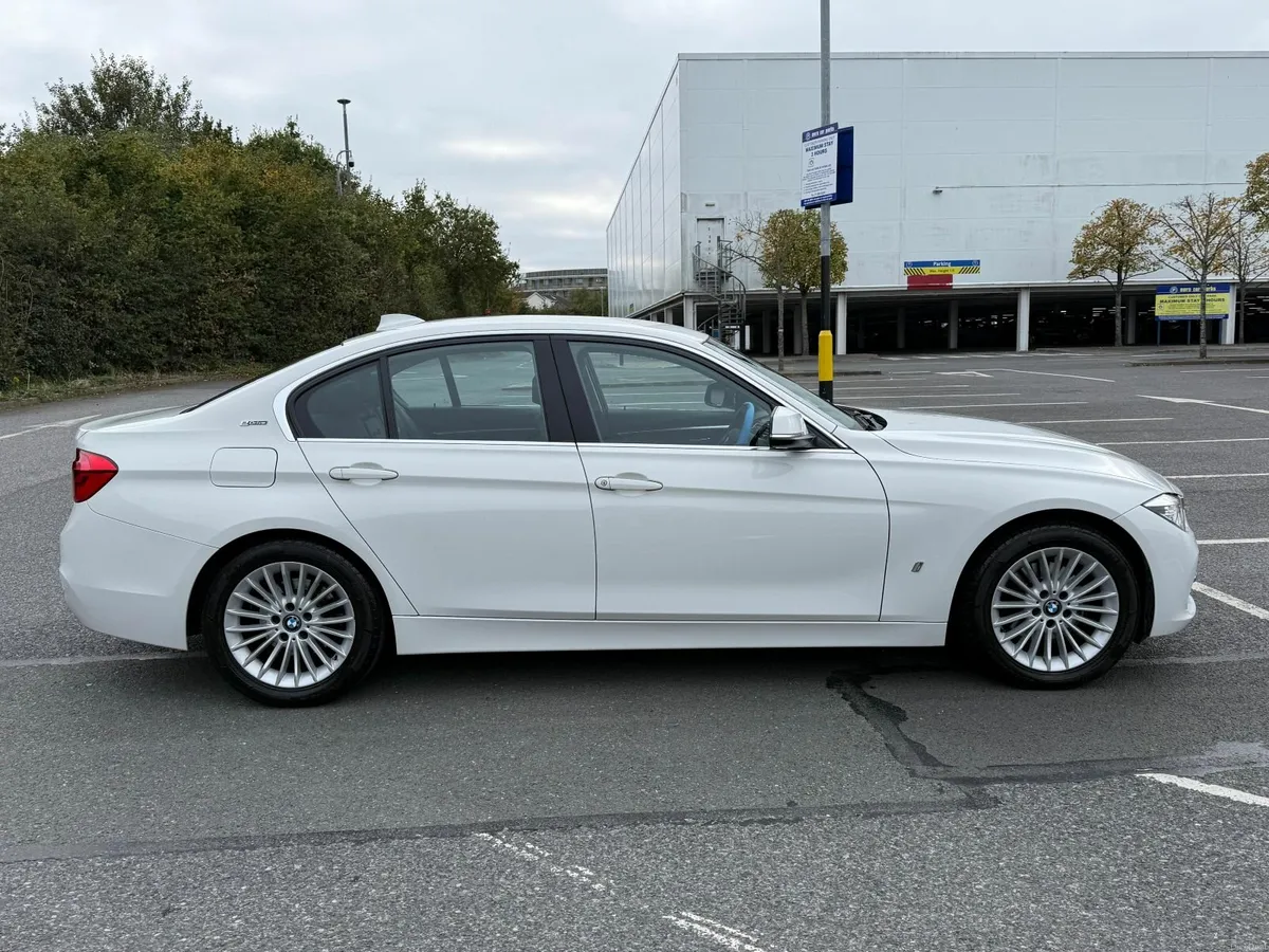BMW 3-Series 2017 - Image 1