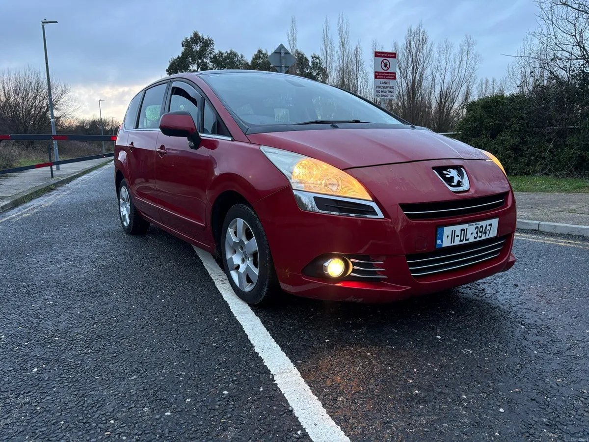 2011 Peugeot 5008, 7 Seater - Image 1