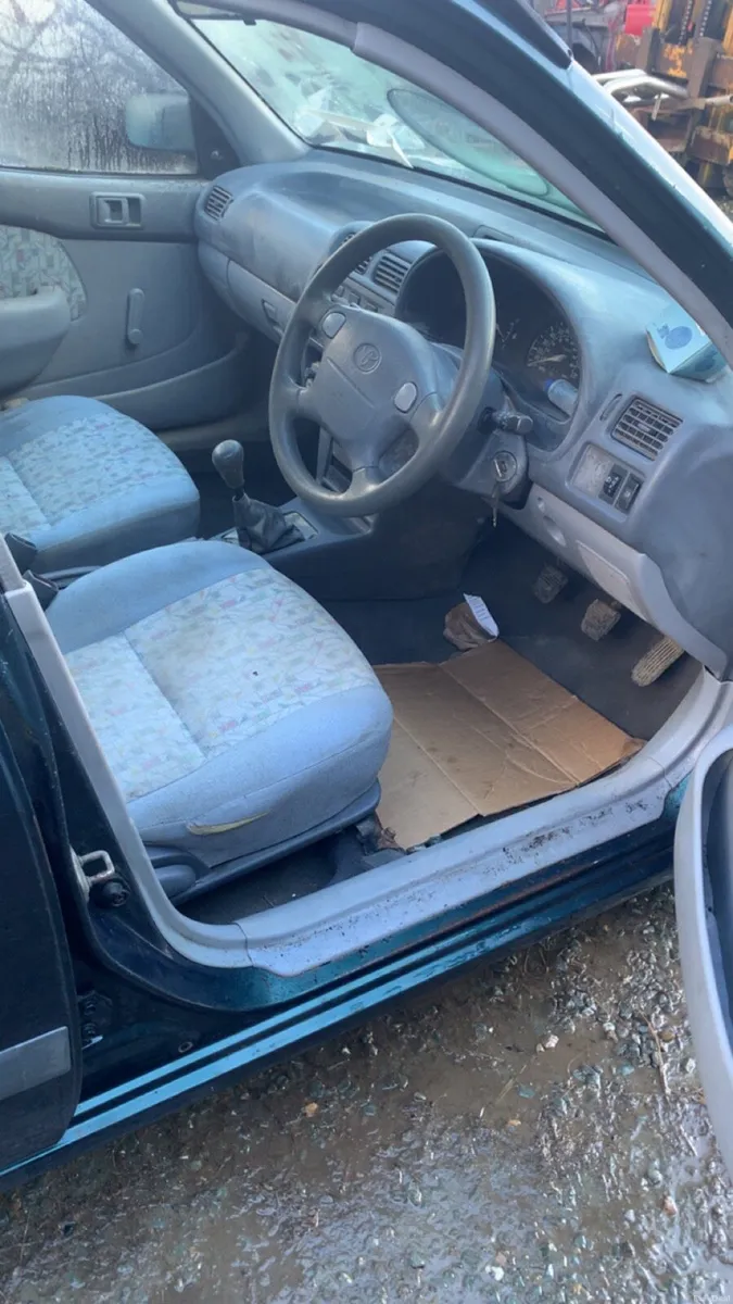 Toyota starlet - Image 3