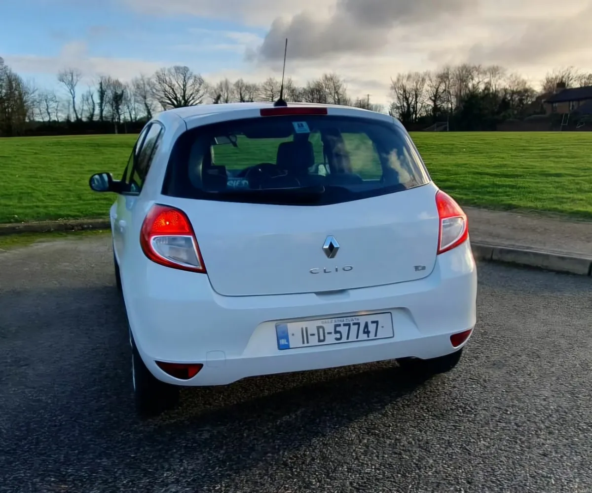Renault Clio 2011 turbo petrol - Image 2