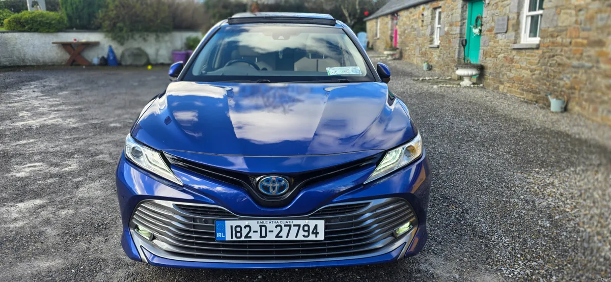 Toyota Camry 2018 PLATINUM - Image 3