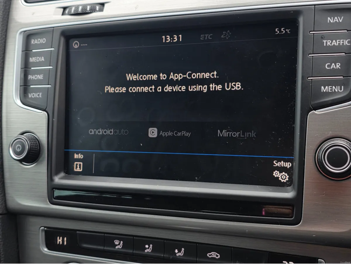 Volkswagen Golf SPECIAL OFFER 1.2 TSI CARPLAY - AN - Image 6