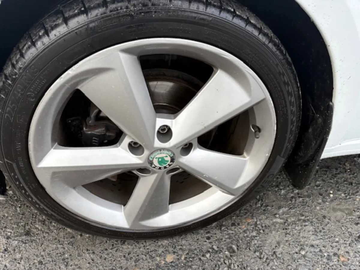Skoda Octavia 2015 - Image 3