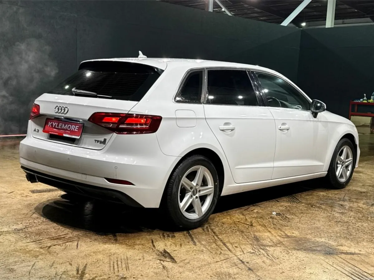 Audi A3 1.4 TFSI - FACTORY ALLOYS - REVERSE CAMERA - Image 4