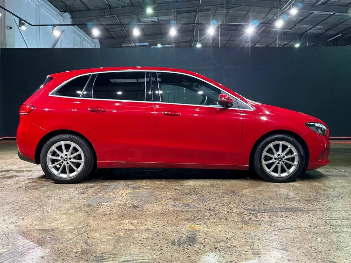 Mercedes-Benz B-Class B180 1.4 AUTOMATIC - HALF BL - Image 3