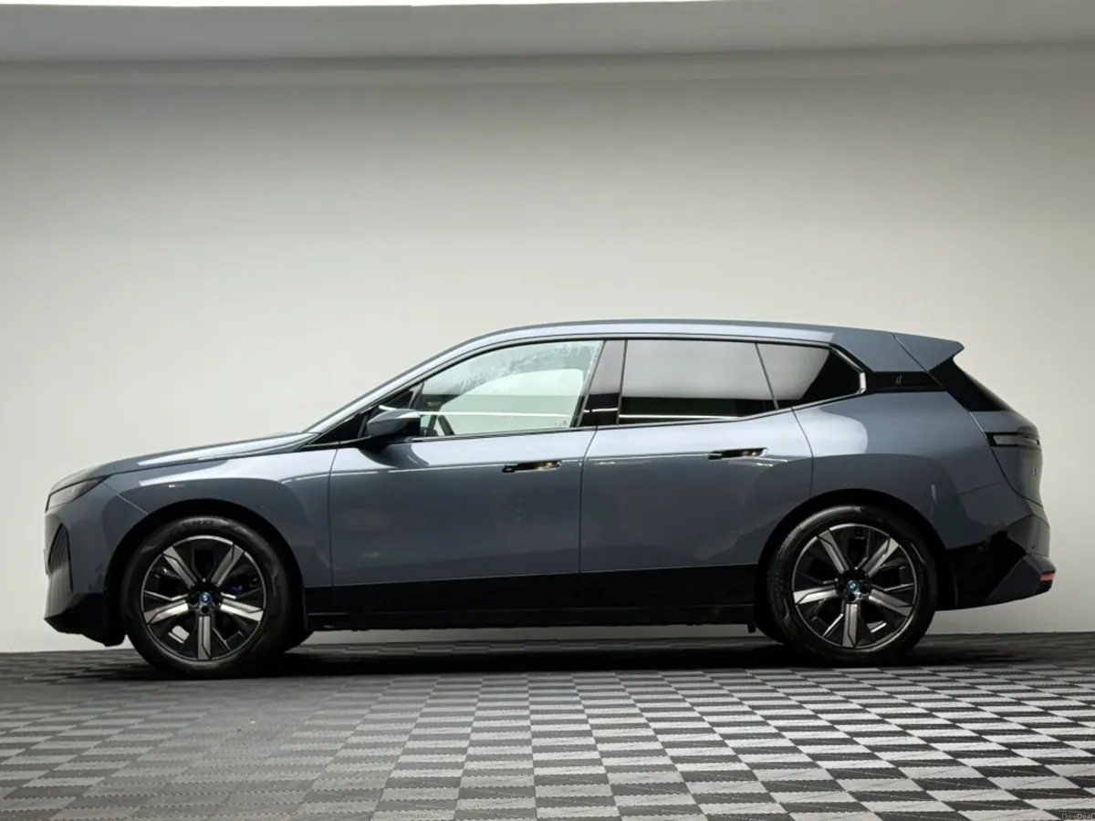 BMW iX 40 M SPORT XDRIVE - Image 4