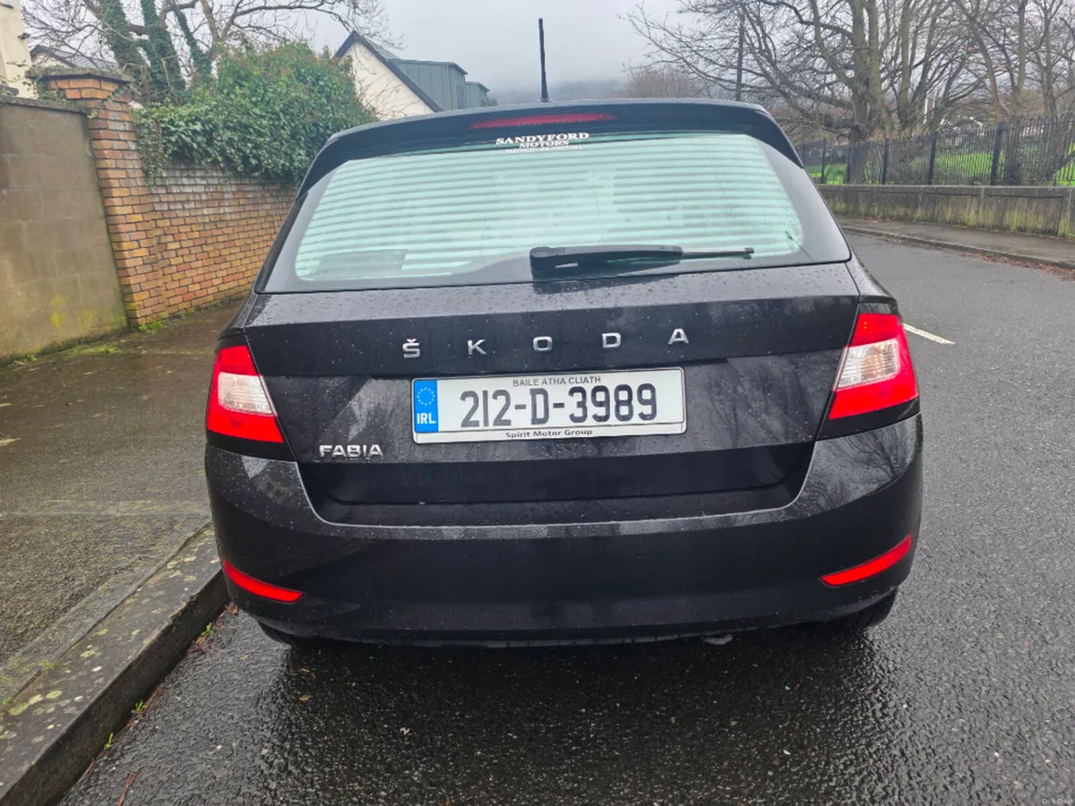 Skoda Fabia Ambition 1.0mpi 60HP 5DR - Image 3