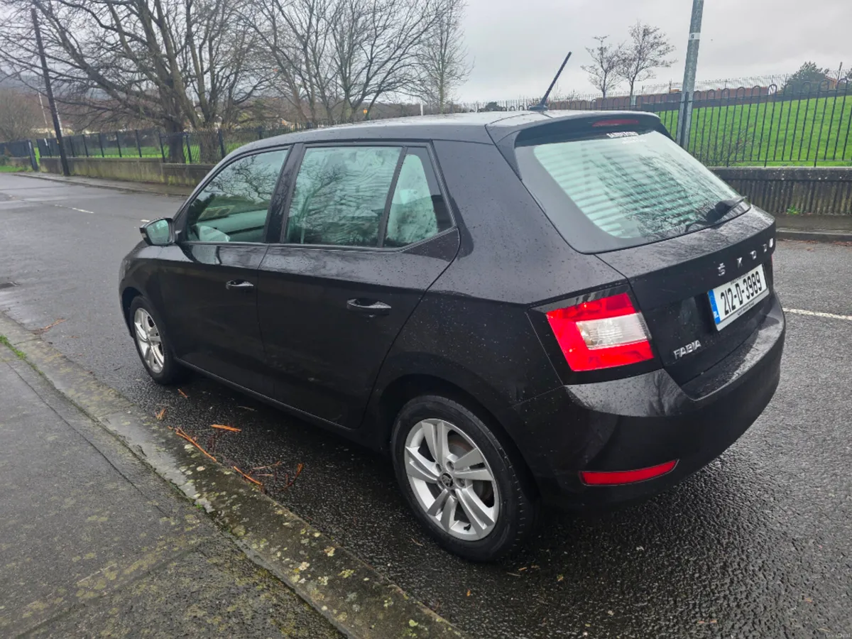 Skoda Fabia Ambition 1.0mpi 60HP 5DR - Image 4