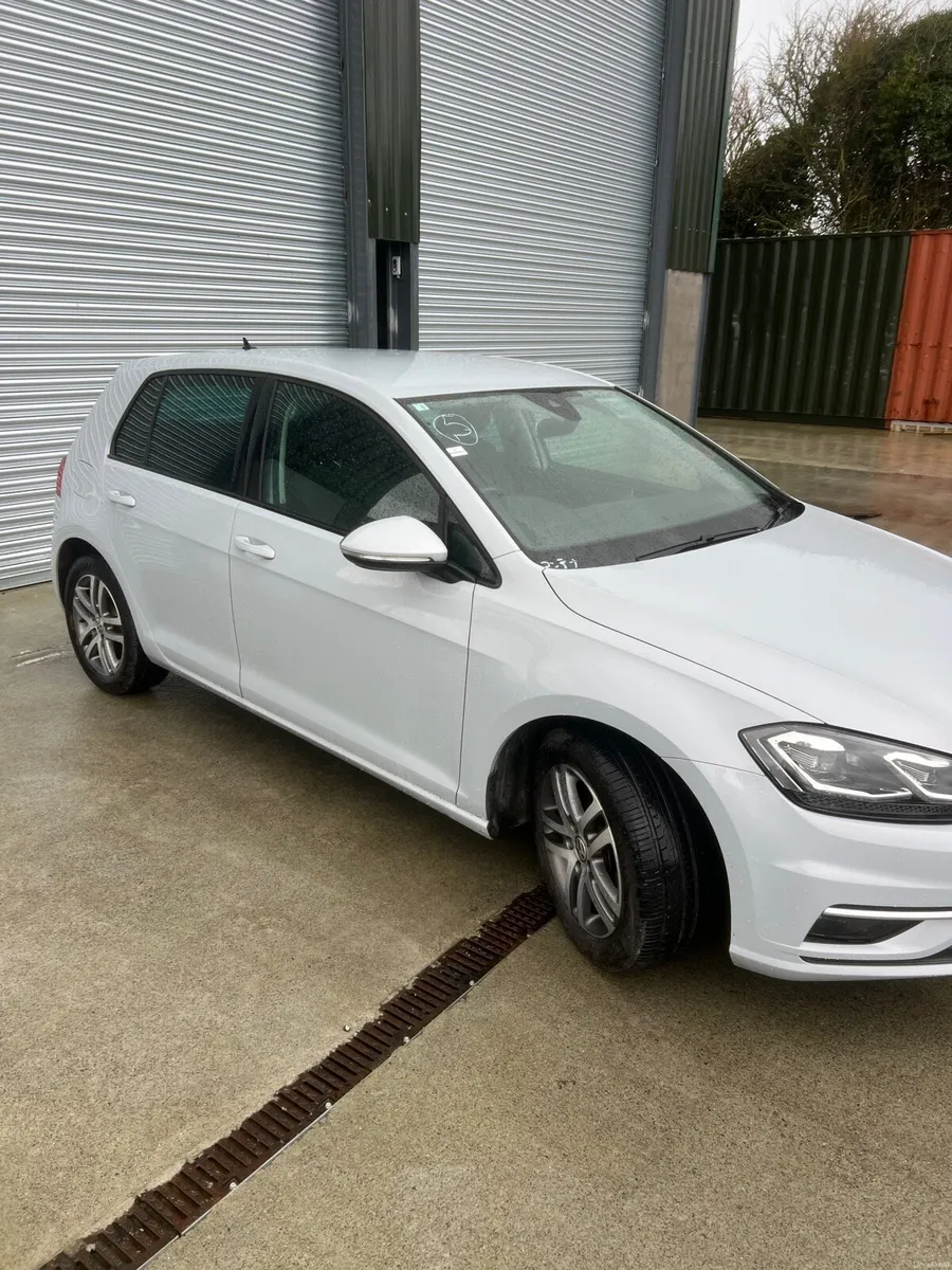 VOLKSWAGEN Golf 182 1.2 TSI DSG AUTO COMFORT-LINE - Image 1