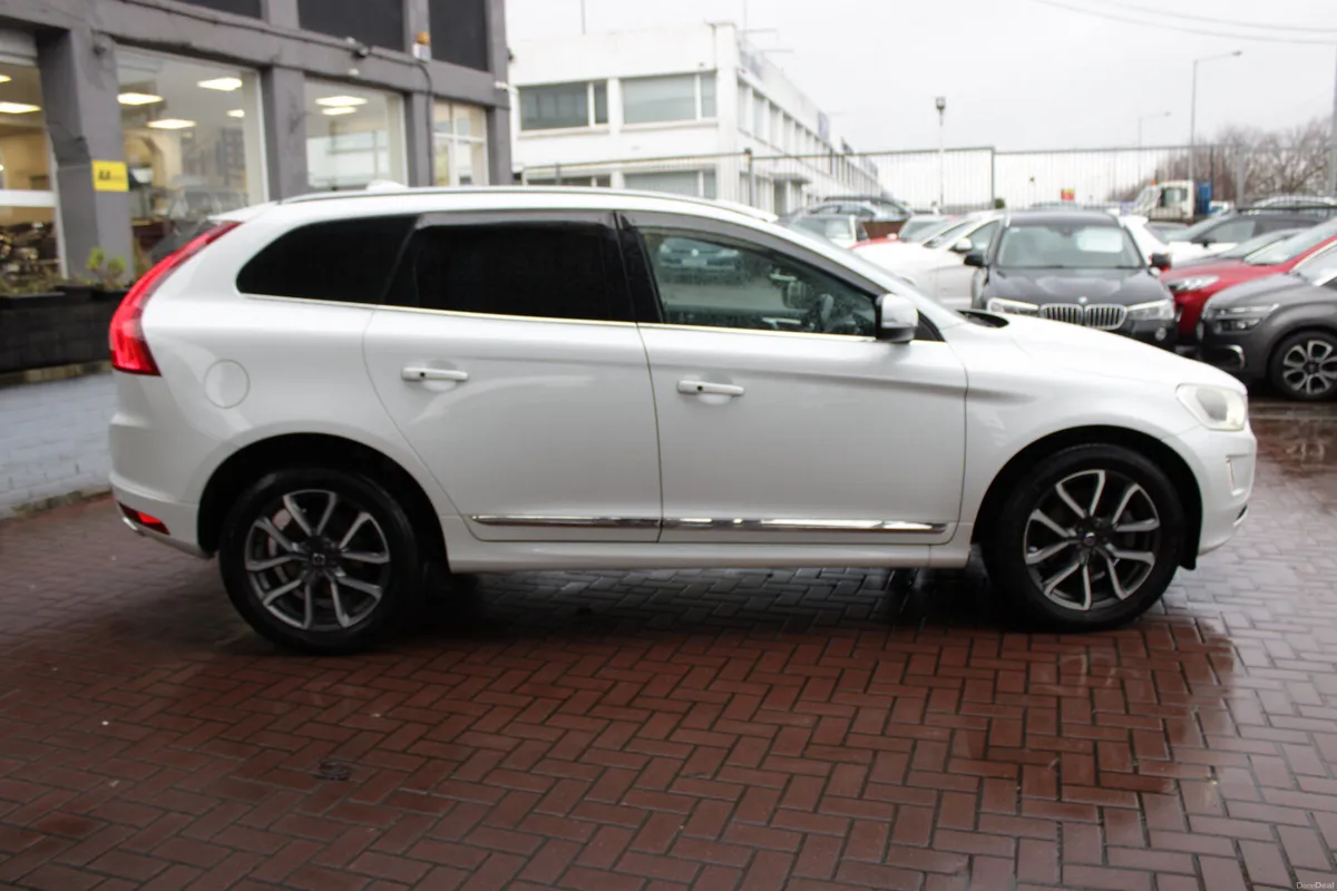 2.0D4 SE LUXURY PAN-ROOF 5DR ESTATE AUTO  // 1 OWN - Image 2