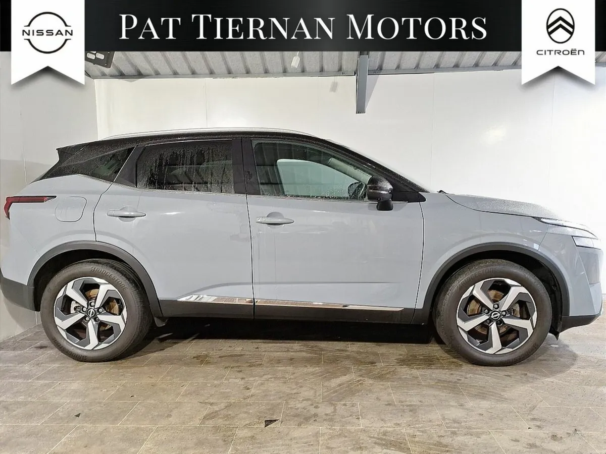 Nissan Qashqai 1.3 SV PREMIUM 2 TONE - Image 3