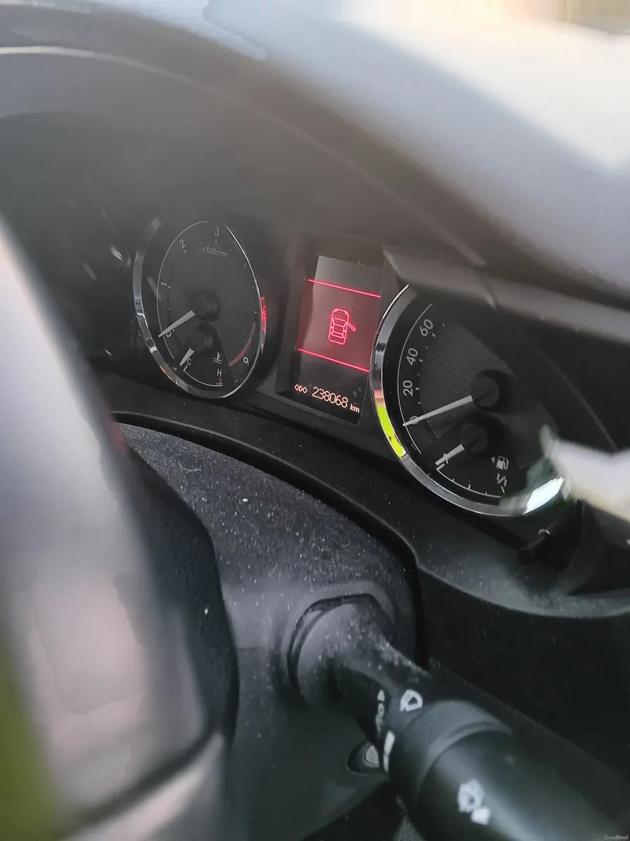 Toyota Corolla 2014 - Image 3