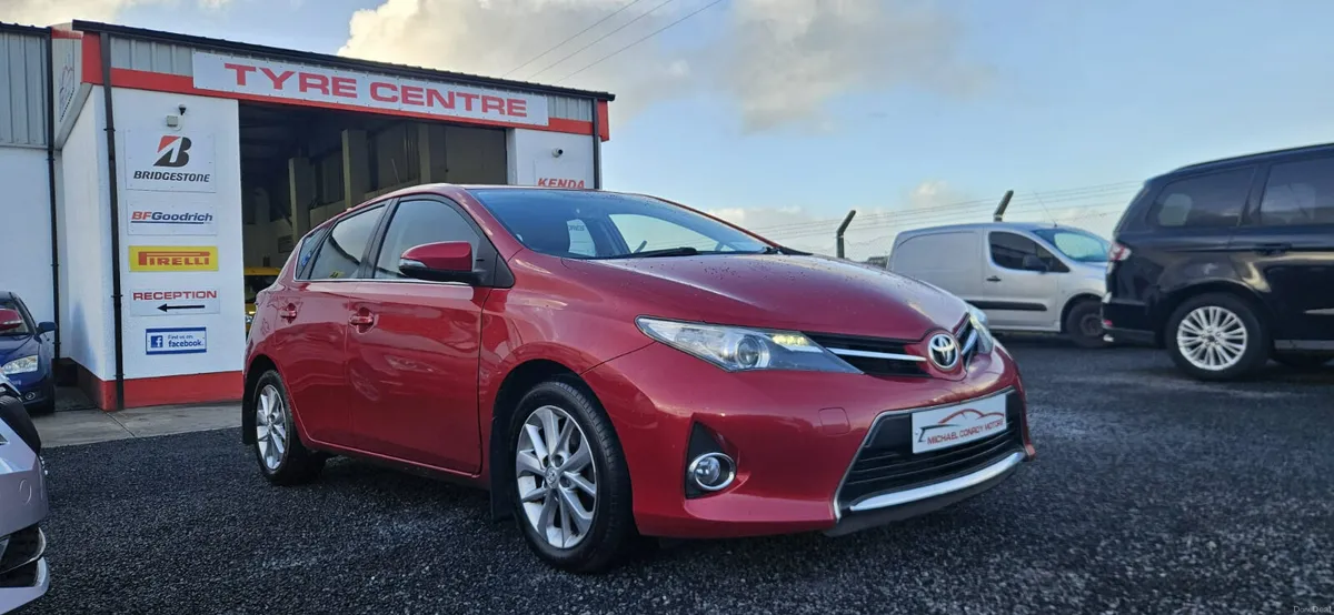 Toyota Auris 2014 - Image 1