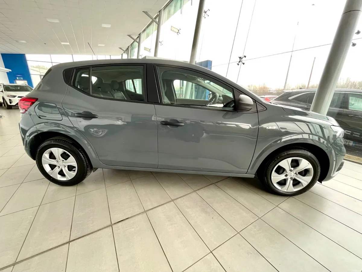 Dacia Sandero 1.0 Petrol - Image 3