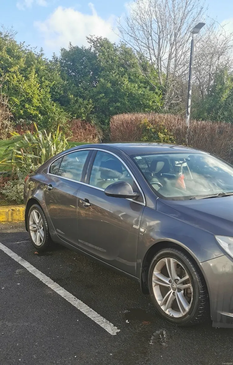Vauxhall Insignia 2010 - Image 2