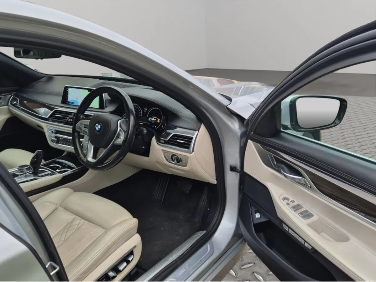 BMW 7-Series 730D GLACIER SILVER MET / CREAM NAPPA - Image 3
