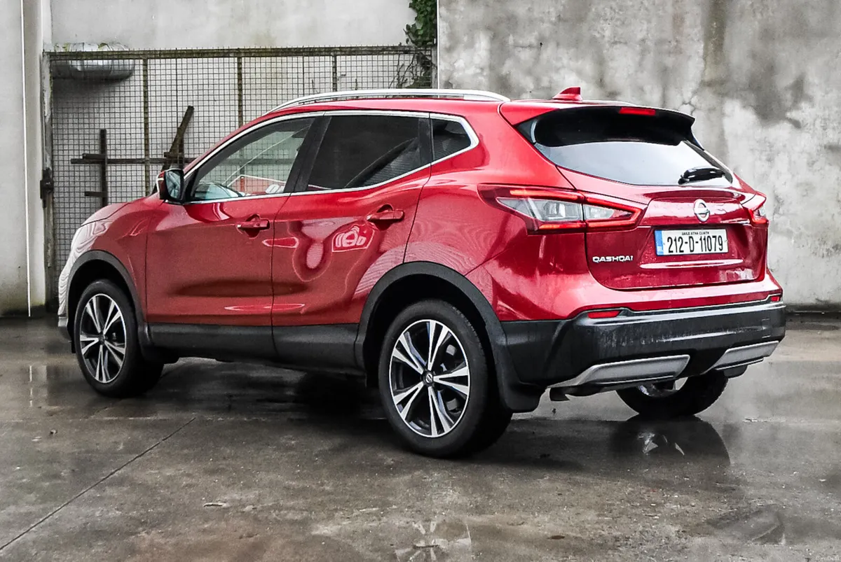 212 Nissan Qashqai 1.3 SV Premium Low Mileage - Image 2