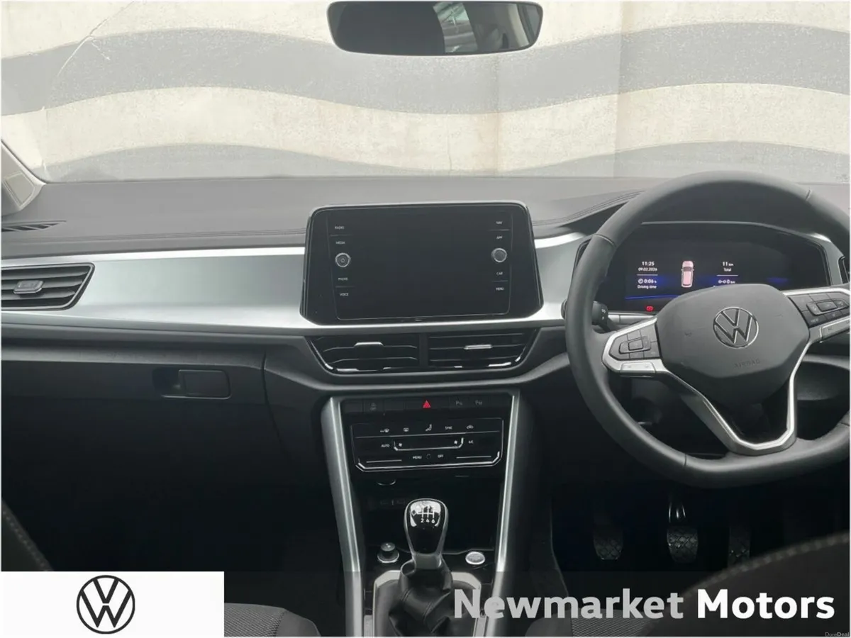 Volkswagen T-Roc 2.0TDI 116BHP EDITION 75 IN STOCK - Image 2