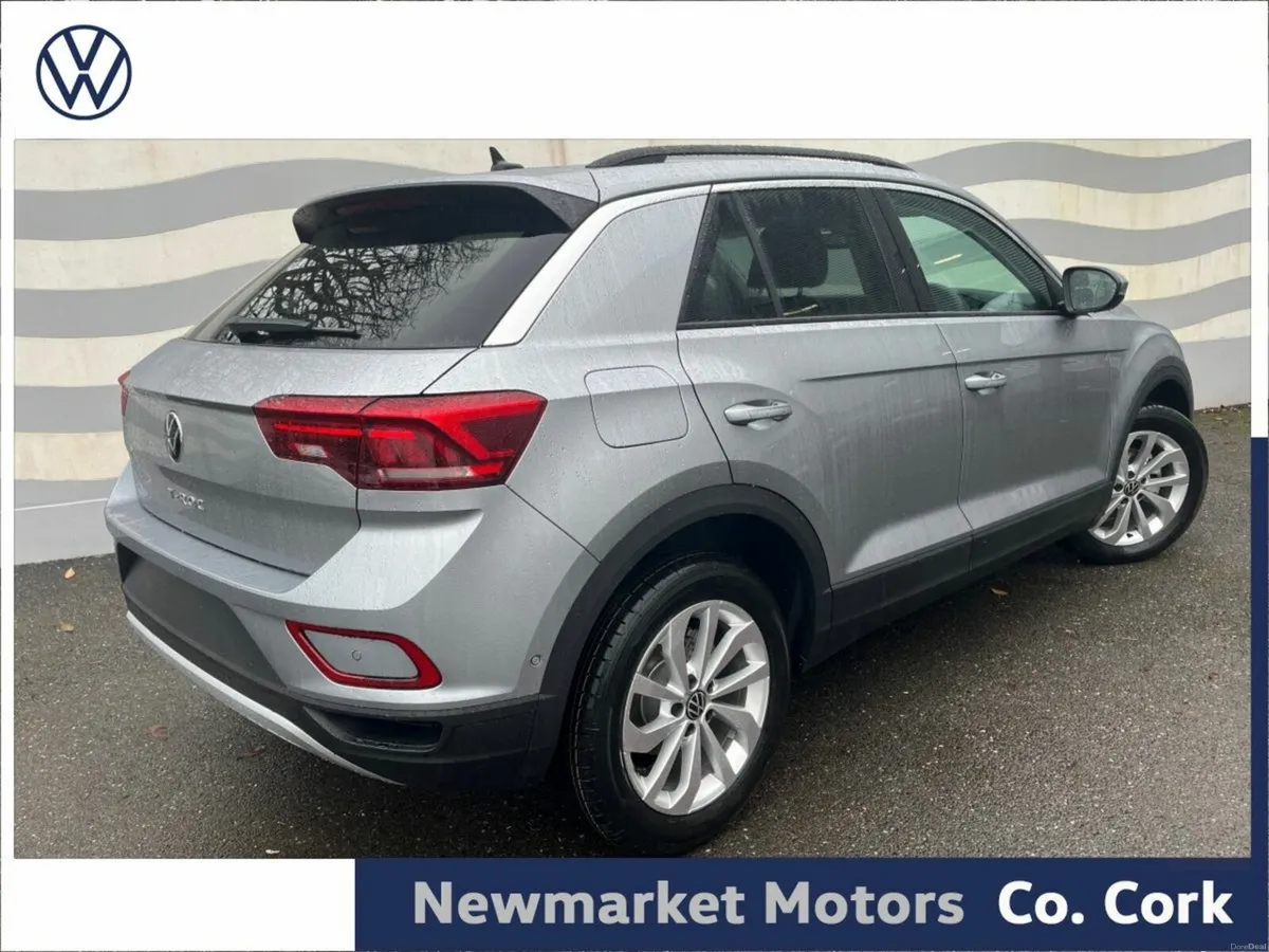 Volkswagen T-Roc 2.0TDI 116BHP EDITION 75 IN STOCK - Image 3