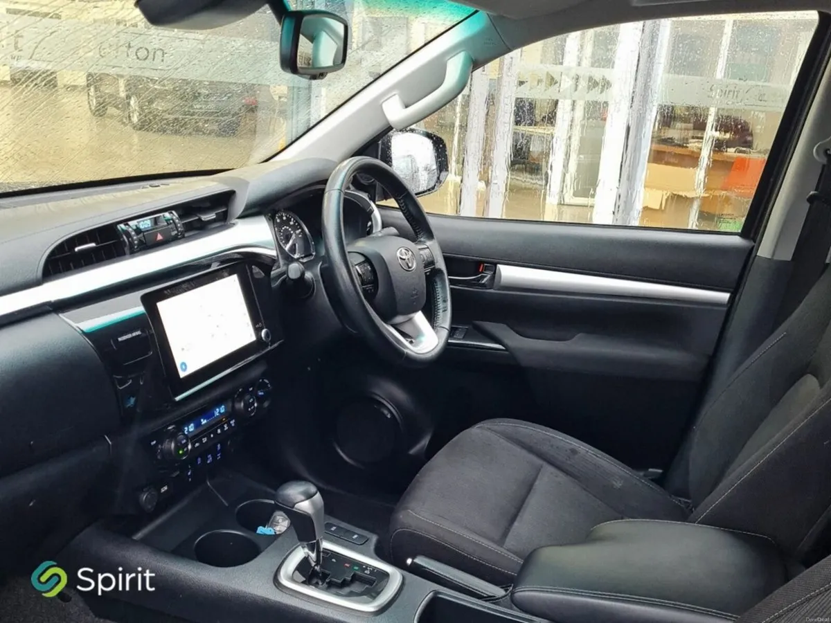 Toyota Hilux AUTO HILUX 2.4 INVINCIBLE - Image 3
