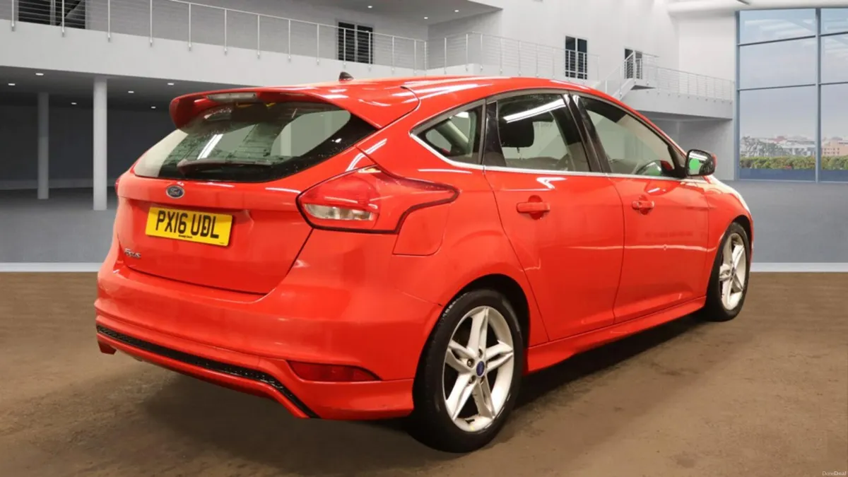 Ford Focus  Zetec S 2016 - FINANCE AVAILABLE - Image 4