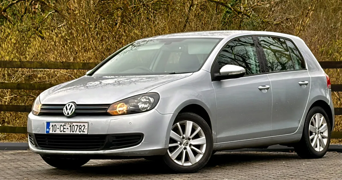 Volkswagen Golf 2010 - Image 2