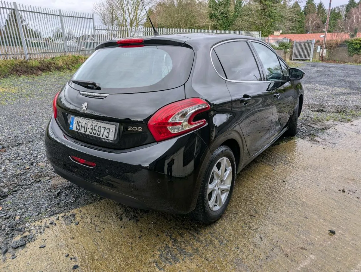 Peugeot 208 2015
Automatic - Image 4