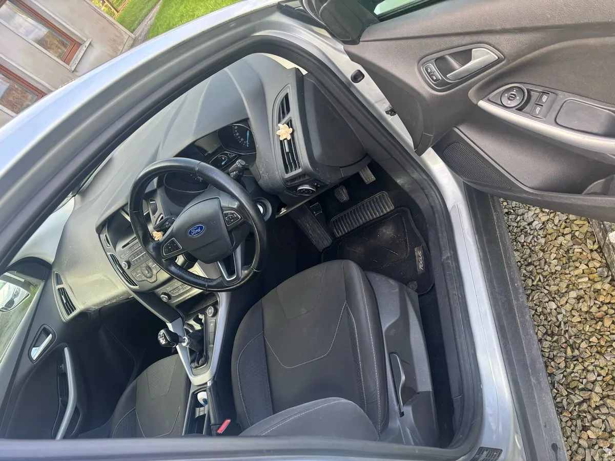 Ford focus - Image 6