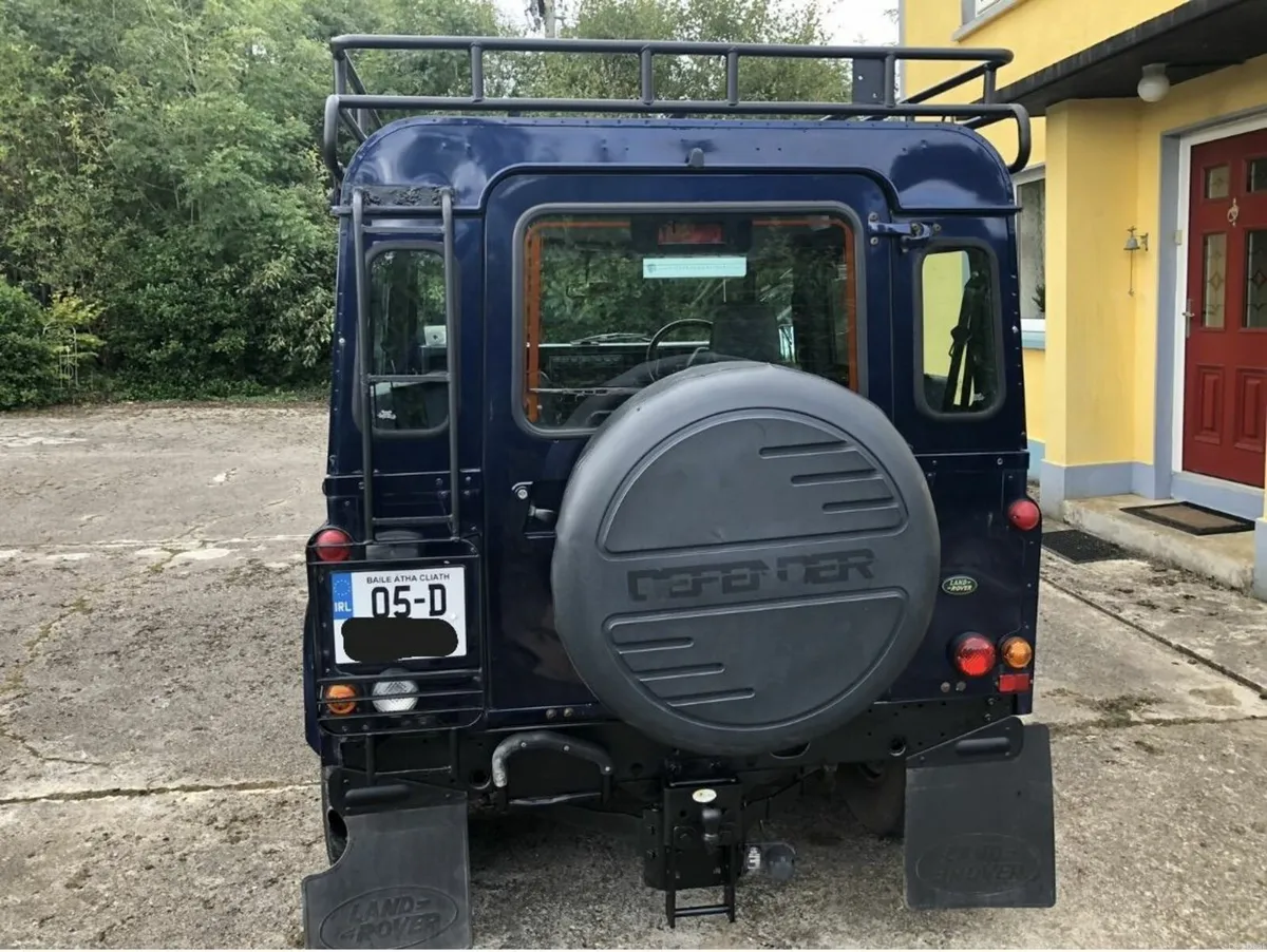 2005 Land Rover Defender 90 - Image 3