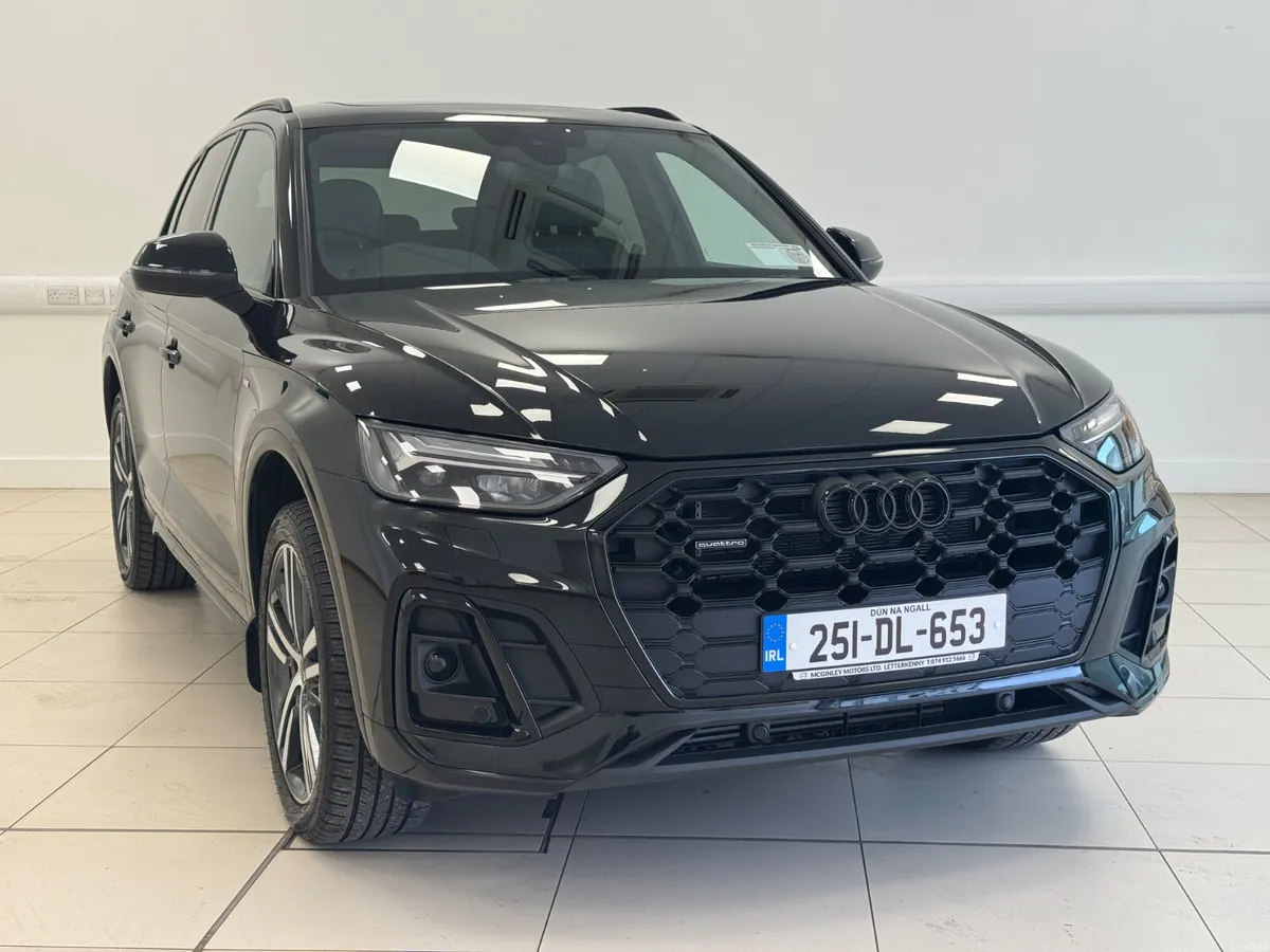 Audi Q5 2025 S line - Image 1