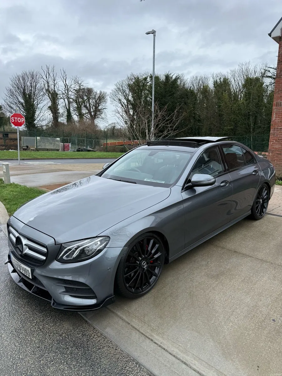 MERCEDES E220 AMG-LINE SUNROOF 20INCH ALLOY WHEELS - Image 1
