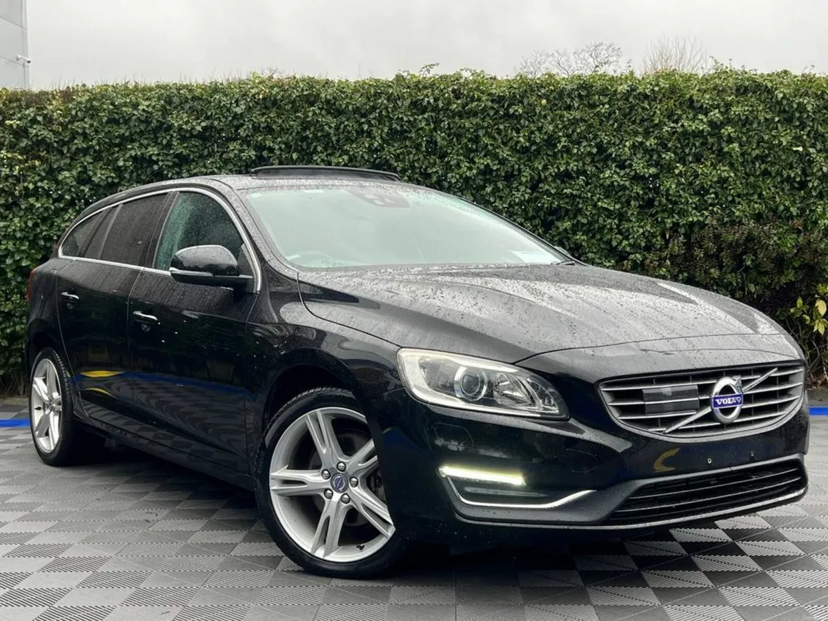 Volvo V60 D4 CLASSIC 2.0 D // OPENING SUNROOF // F - Image 3