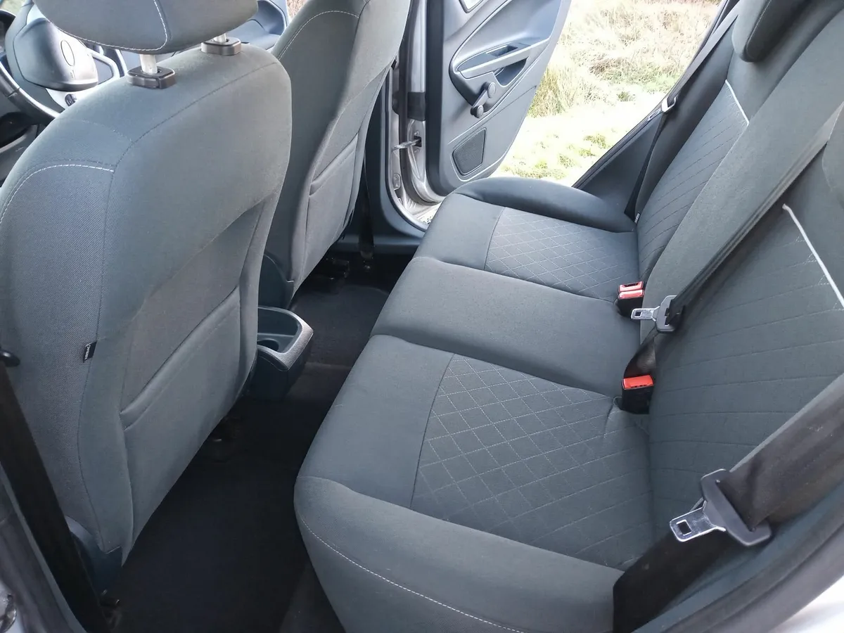 Ford Fiesta 2012 - Image 4