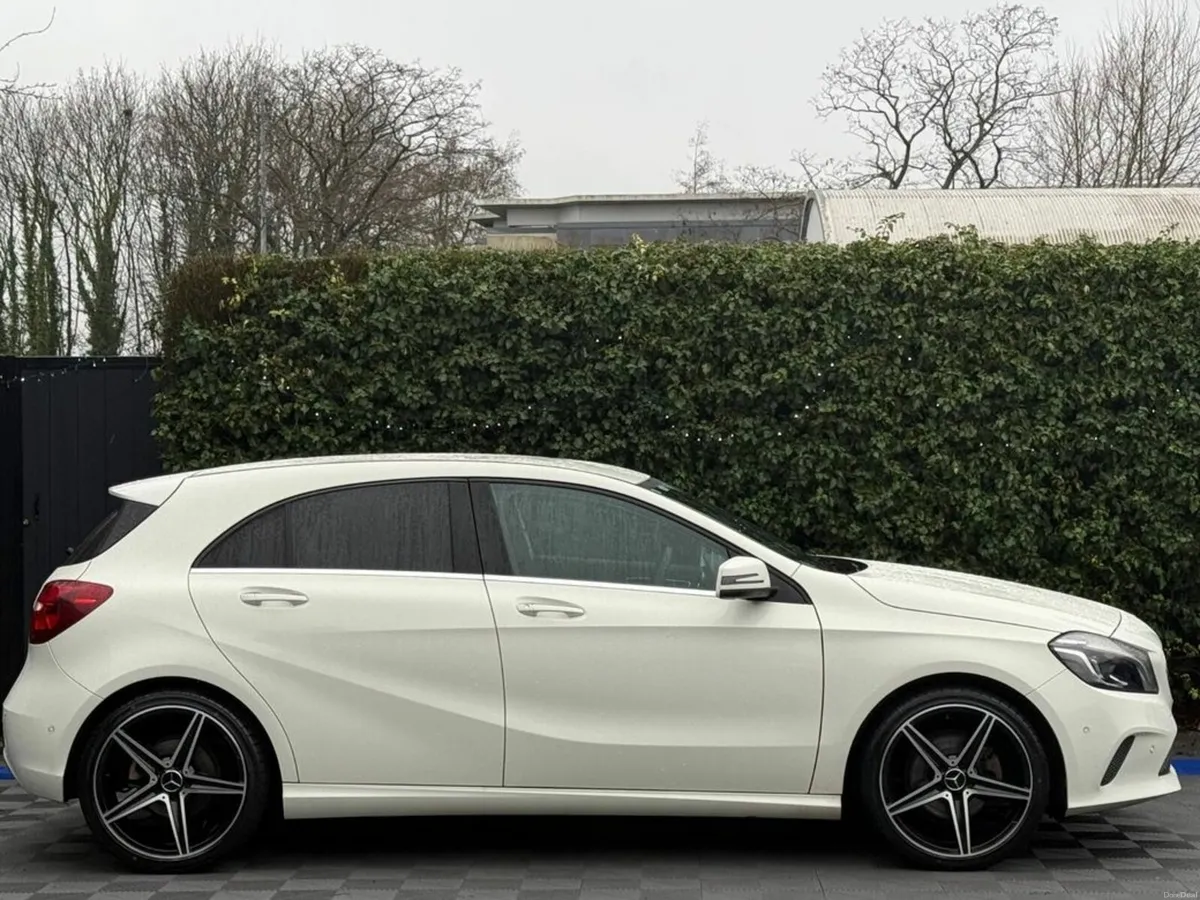 Mercedes-Benz A-Class A180 AMG-STYLE 1.6 AUTO // N - Image 2