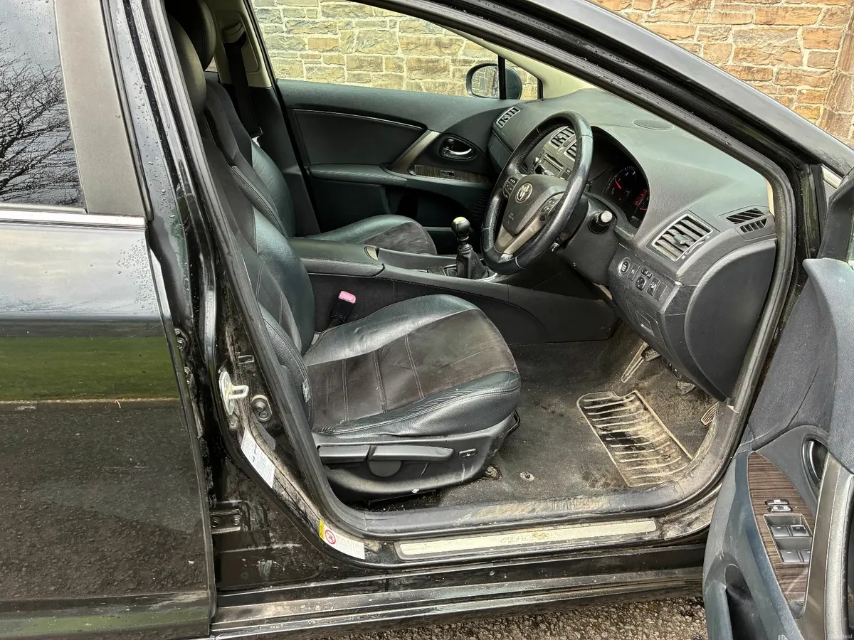 Toyota Avensis 2012 - Image 4