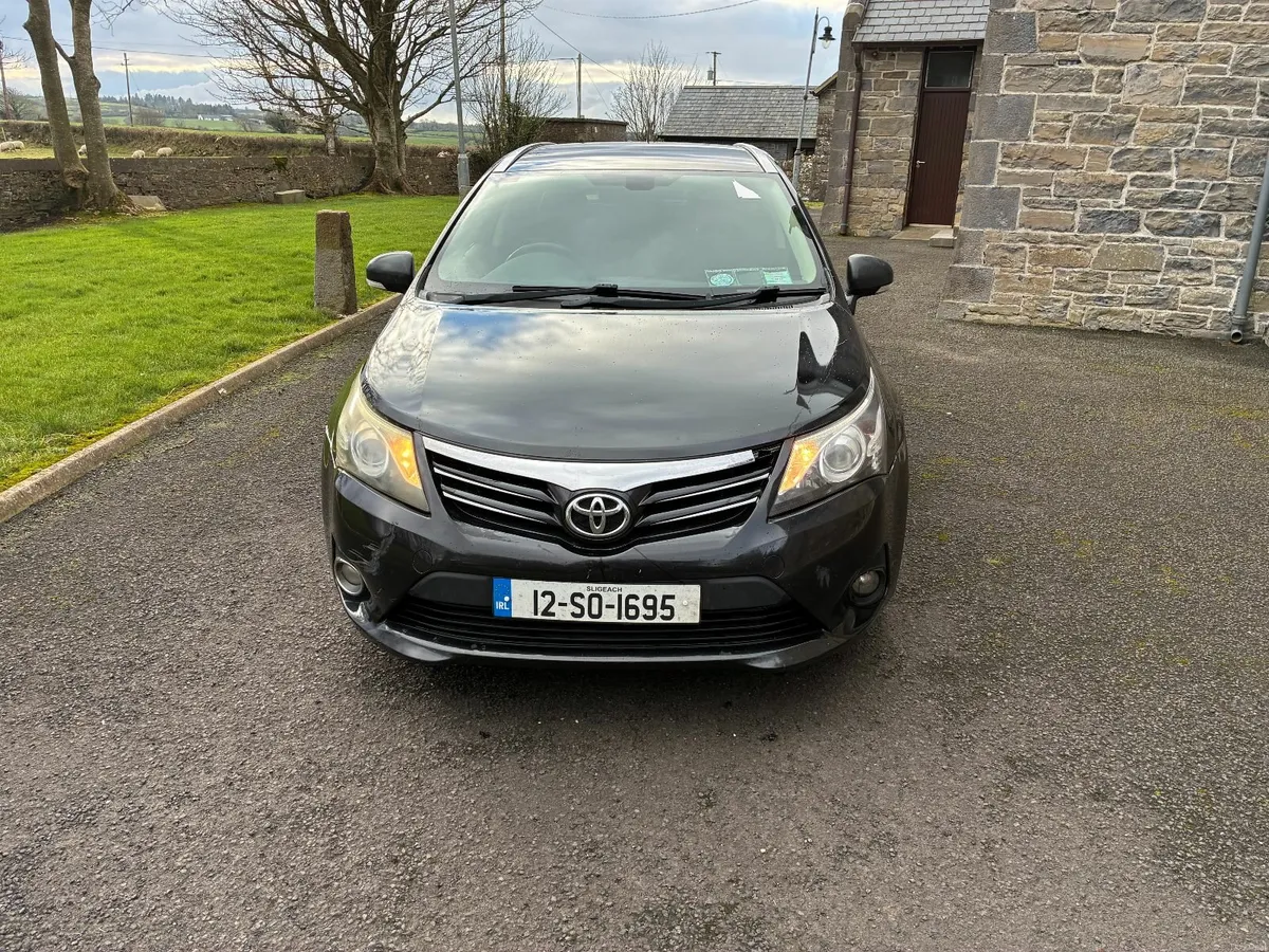 Toyota Avensis 2012 - Image 1