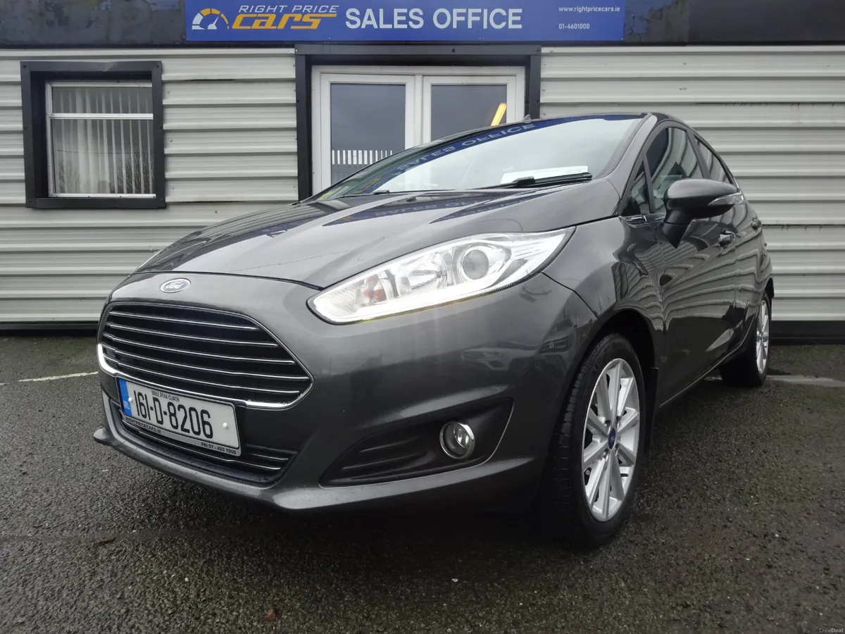 FORD FIESTA 1.25 PEYTROL TITANIUM LOW MILEAGE - Image 3