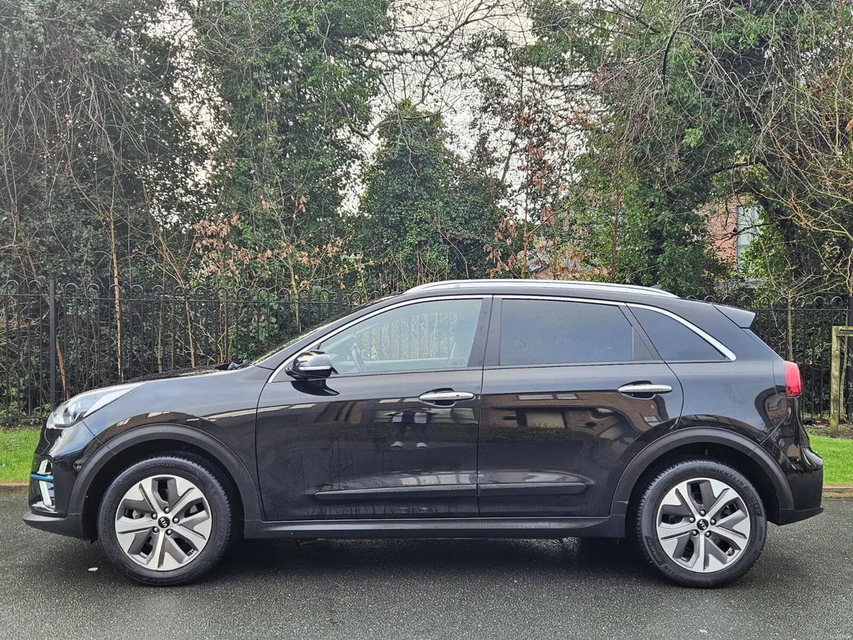 EV - 64KW - JUST SERVICED 95.7% SOH- LEATHER - Image 4