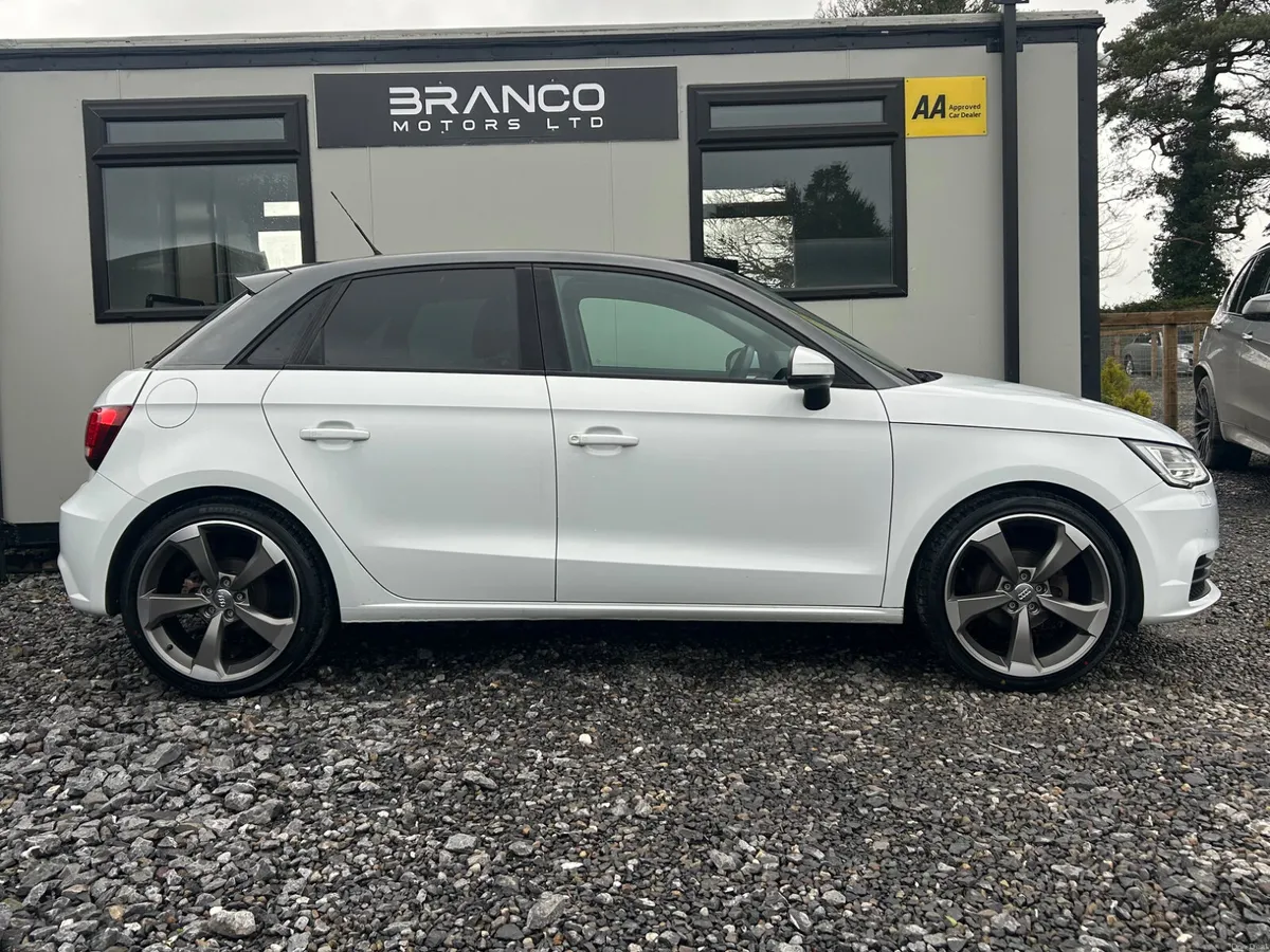 Audi A1 1.0 TFSI AUTO 5DR - Image 4