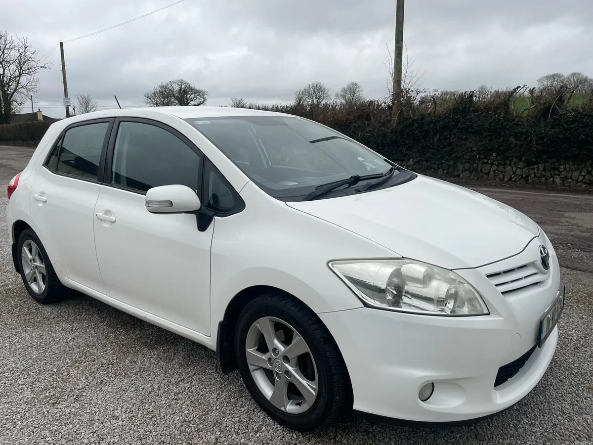 Toyota Auris - Image 2