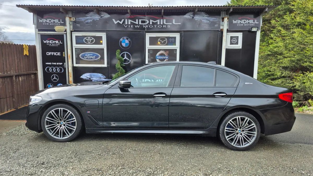 BMW 5-Series 2017 - Image 4