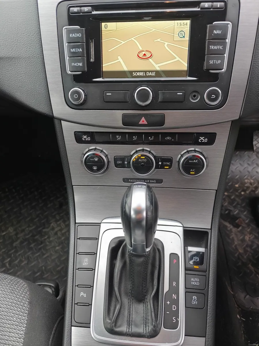 Volkswagen Passat 2013 - Image 3