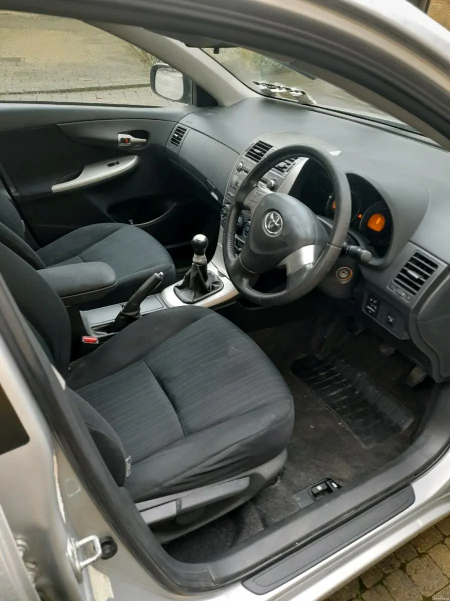 CAR. TOYOTA  COROLLA. - Image 2