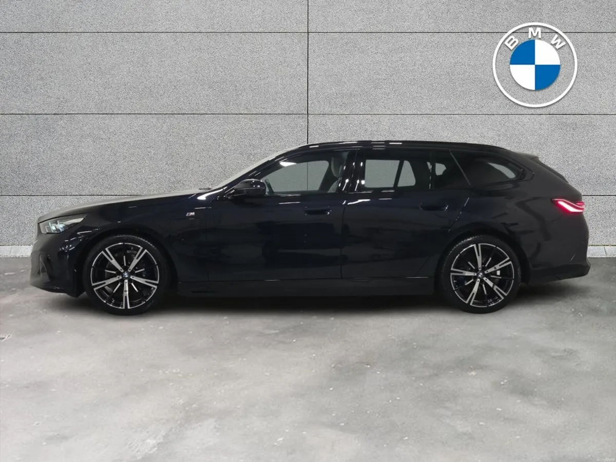 BMW 5-Series 530e M Sport Touring - Image 4