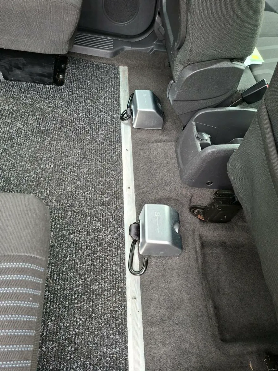 Ford Connect wheelchair accessible - Image 4