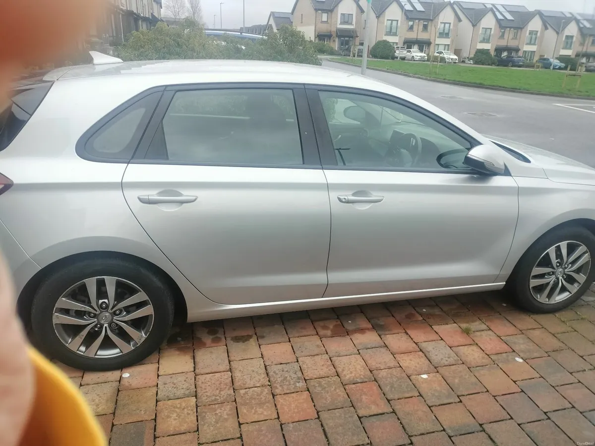 Hyundai i30 2017 - Image 2