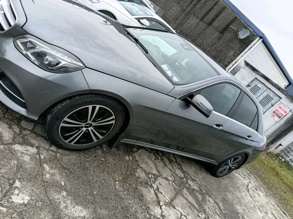 Mercedes E220 - Image 4