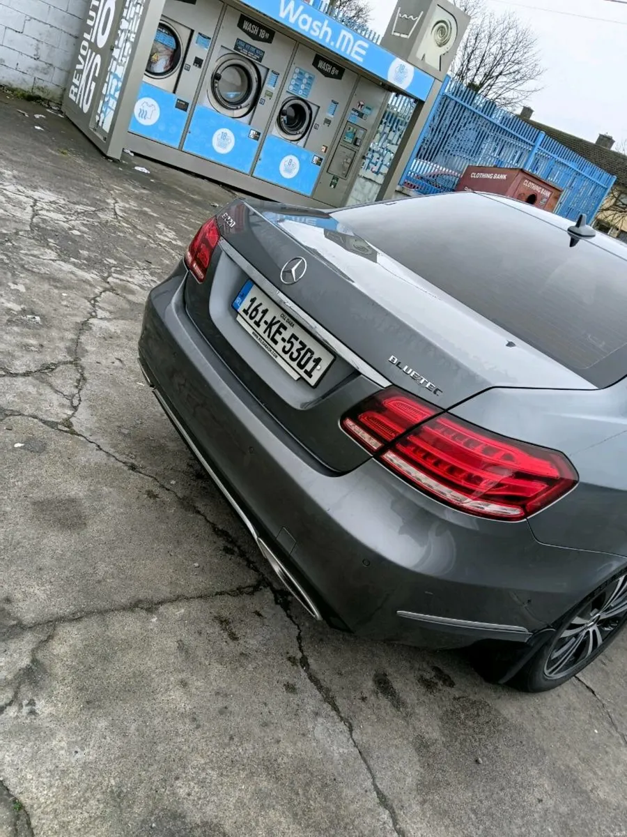 Mercedes E220 - Image 4