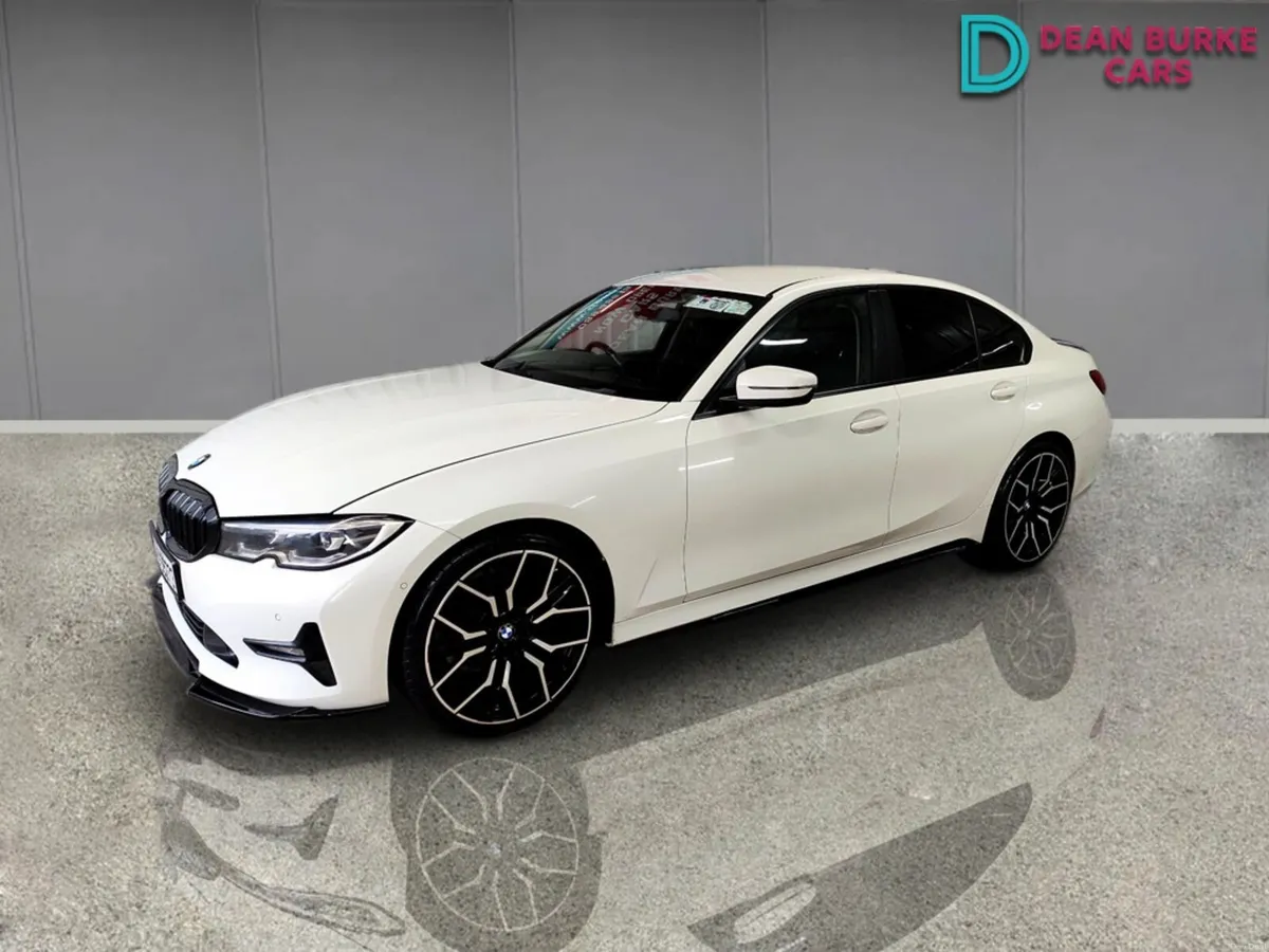 BMW 3-Series 2019 - Image 2