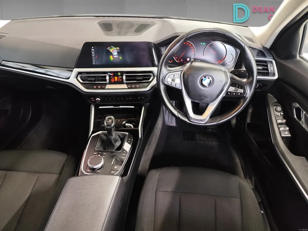 BMW 3-Series 2019 - Image 3